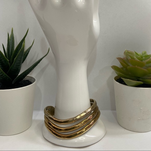 Brass women vintage open cuff bangle bracelet, 1” width. Pre-owned see pictures. - Picture 5 of 7